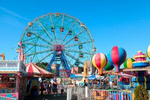 abdnin-georgia-eyaletindeki-lunaparkta-1-kisi-oldu-cok-sayida-kisi-yaralandi-YfEsy3Fj